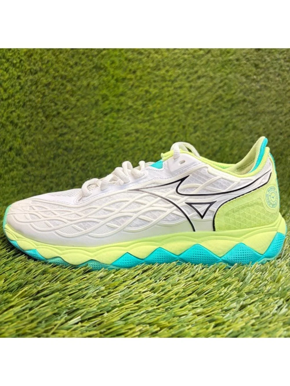 Mizuno Wave Enforce Tour AC Womens Size 8 White Athletic Running Shoes Sneakers